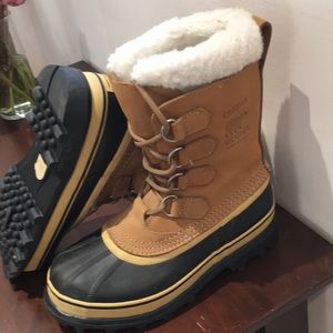 Sorel Caribou Boots size 7